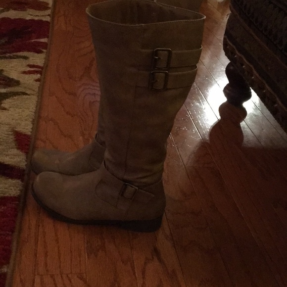 Taupe colored vegan boots!SOLD! - Picture 2 of 5